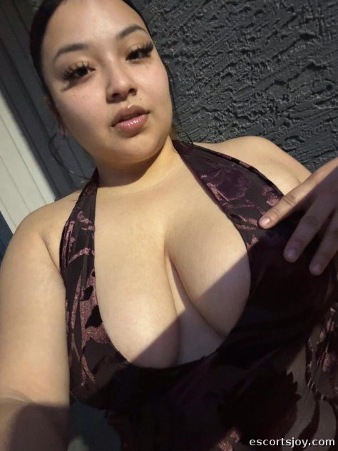 Meely - Let’s chill, I’m available for both Incall and outcall❤️🍆