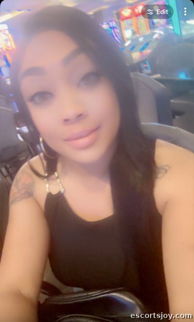 Bella - EXOTIC Features - Petite Curvy & Busty 💋💦
