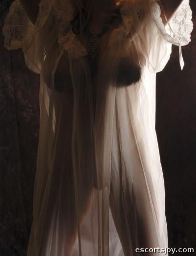 I'm Dolci - From Italy - A *Busty* Model who is EAGER to PLEASE at 917-689-5780