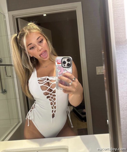 Mollyce💦🍆❤️ - I’m available