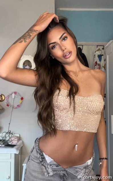 Maya - Sexy and Seductive